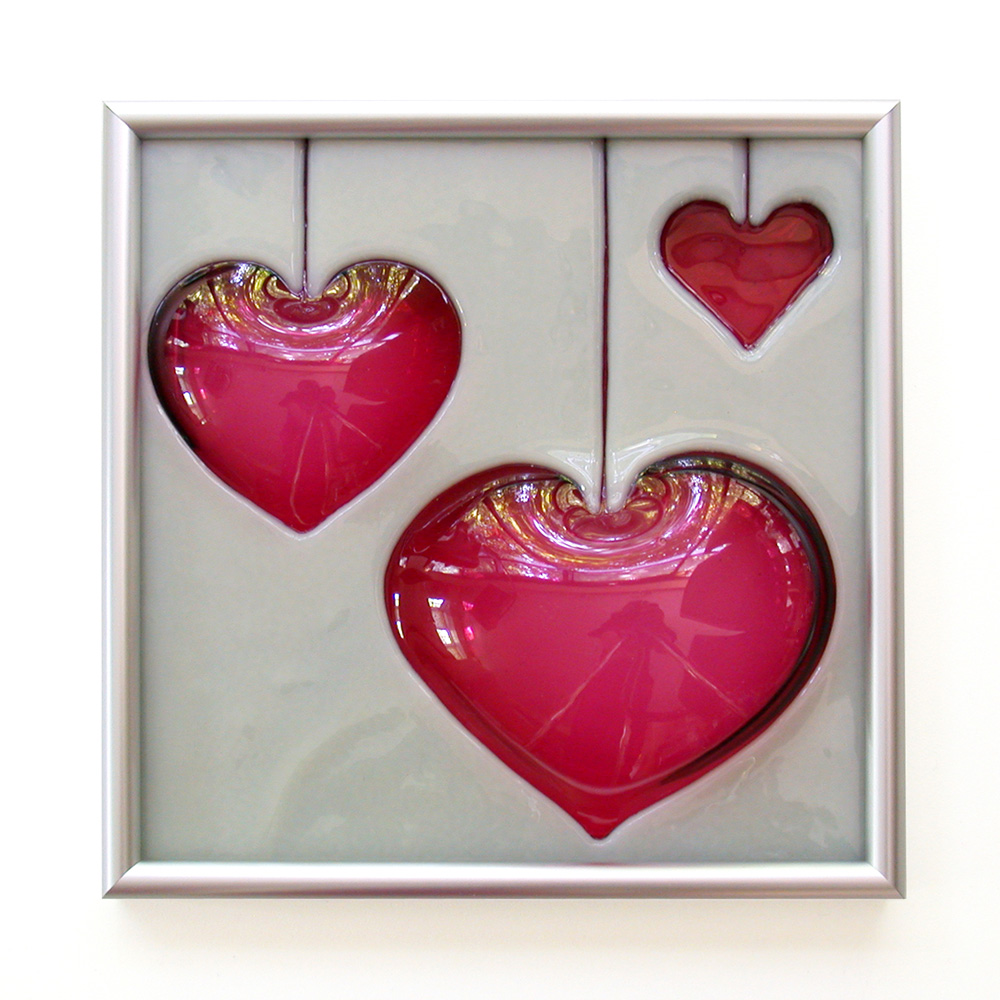 Hearts Tile in White/Pink